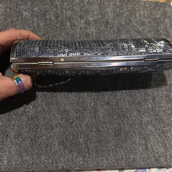Silver, sequins, hard purse - Picture 4 of 4